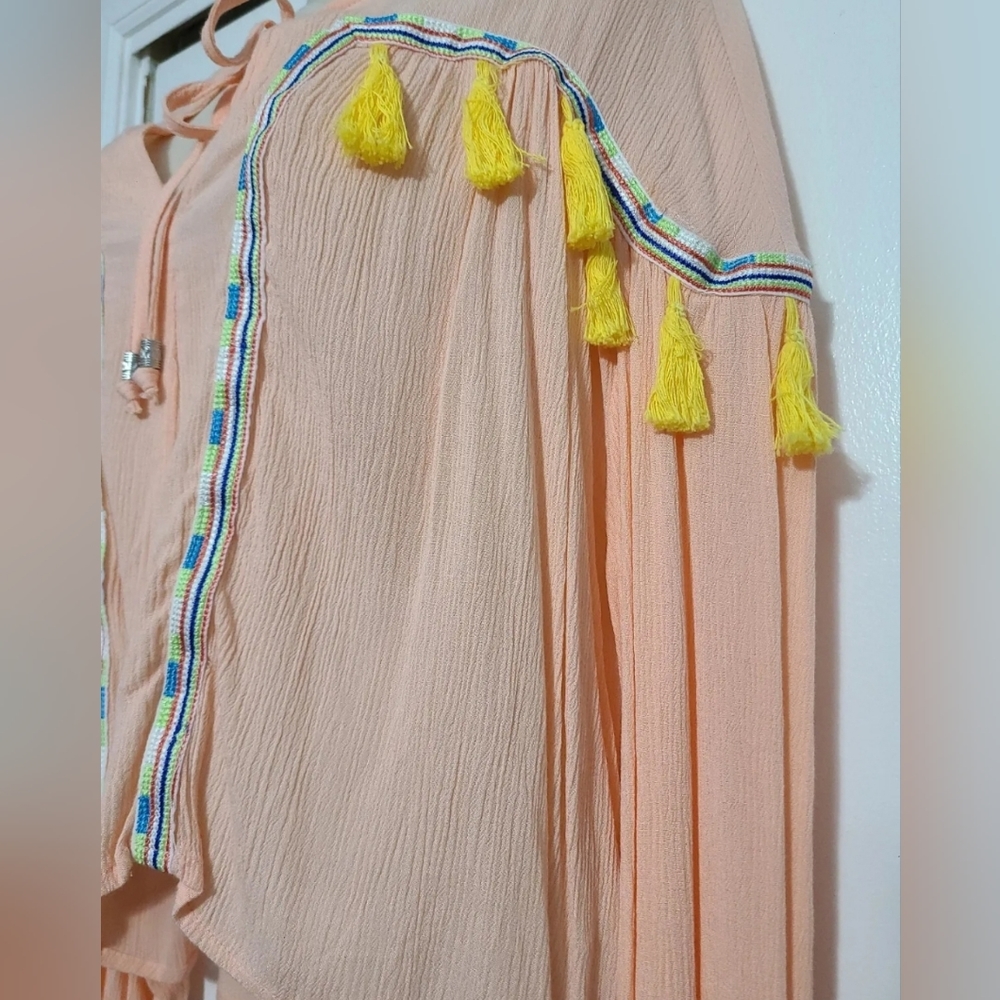 NWT Gianni Bini Boho Salmon Multicolor Tassel Detail Long Sleeve Top Size XS - Picture 4 of 5
